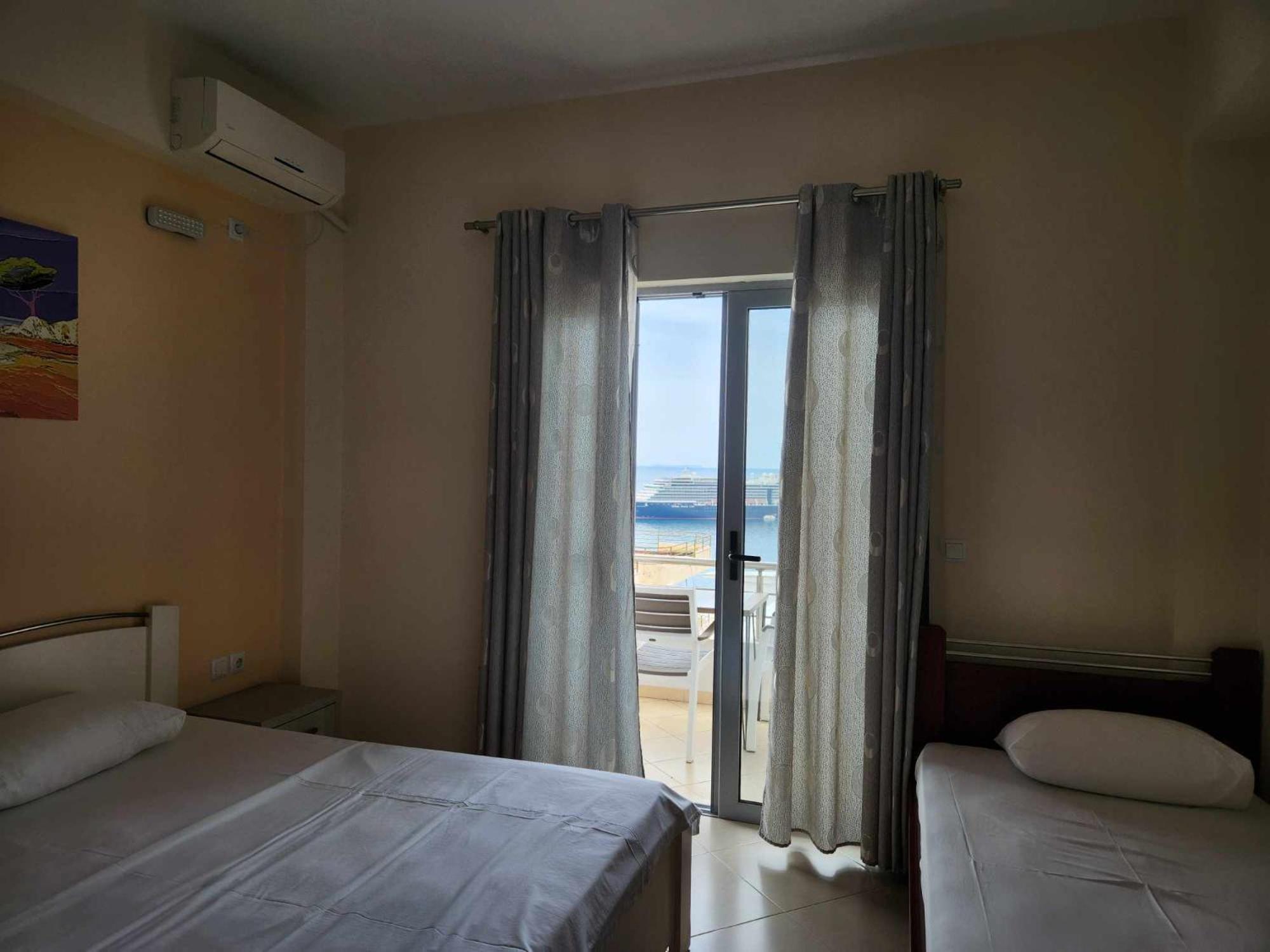 Bill'S Apartments Sarande Room photo